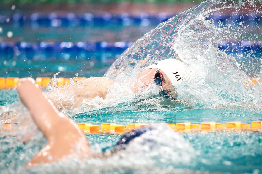 极速电竞：校园沸腾了!南京小学生零距离接触体育明星巩立姣、谢震业_....